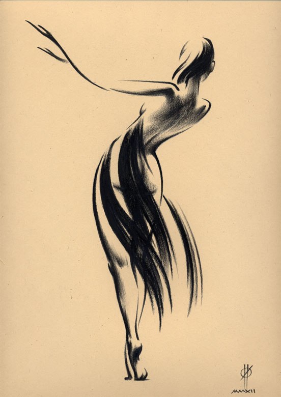 На цыпочках (слегка прикрывшись)